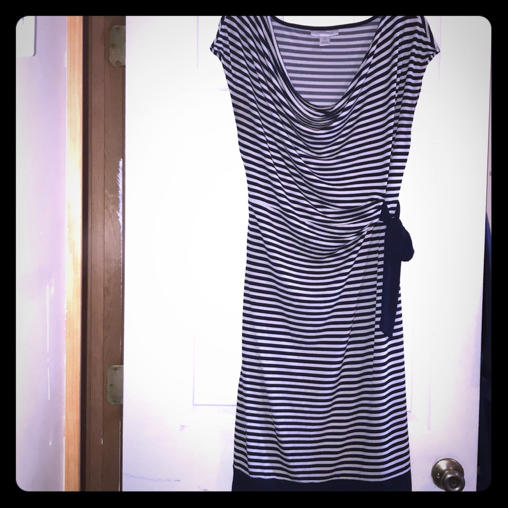 Short sleeve maternity dress